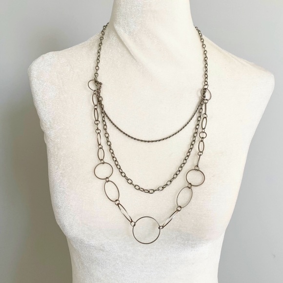 Jewelry - Silver circle necklace